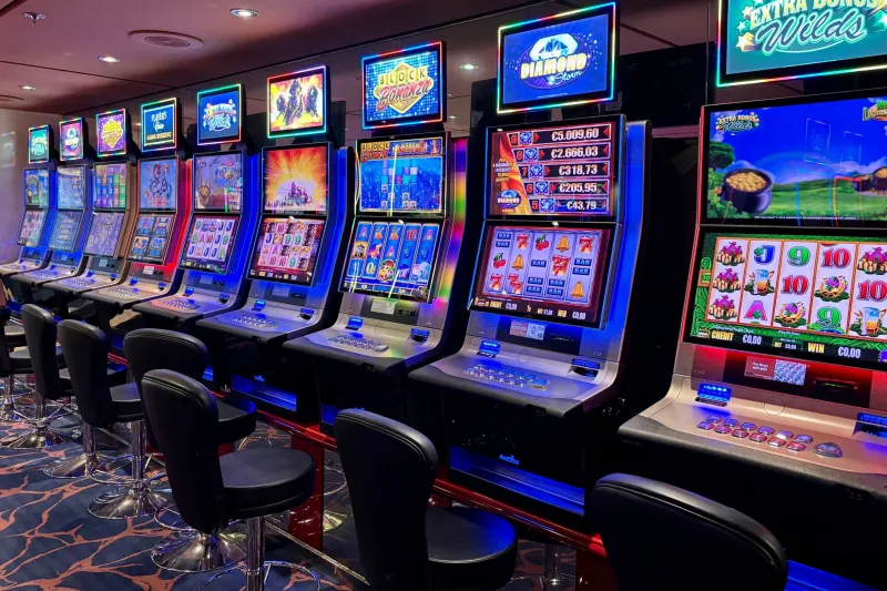Tuesday Isn't Cursed or Blessed: What 10,000 Simulated Spins Taught Us About a $1K Mid-Week Session