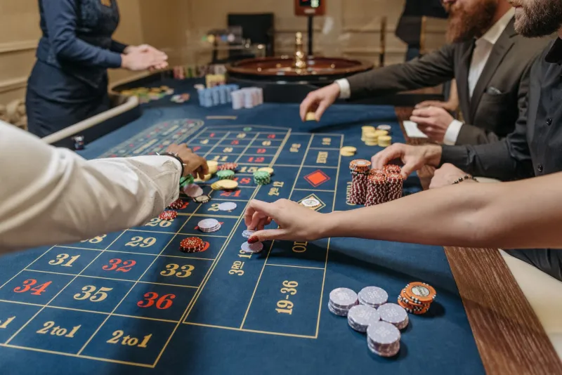 Climbing the Tiers: We Crunched the Numbers on What $10K in Bets Really Gets You at America's Big Online Casinos